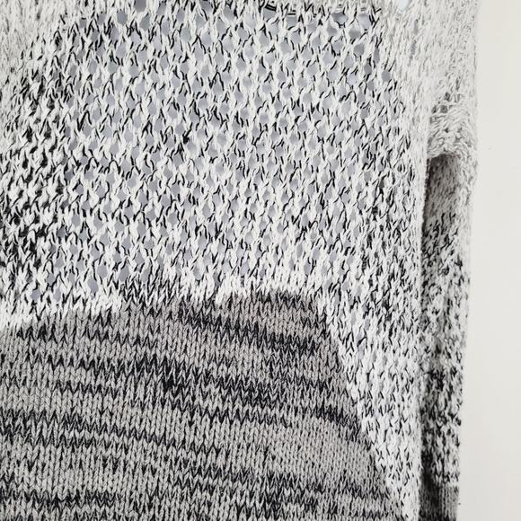 Harper Lane Gray Black White Crochet Open Knit‎ Sweater - Picture 4 of 11